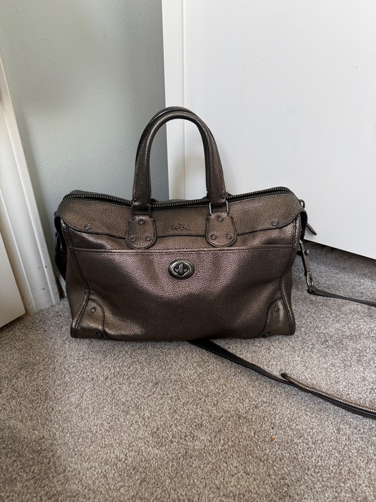 Coach Rhyder - Picture 1 of 8